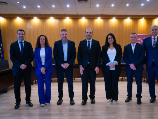 El conseller de la Presidència de la Generalitat de Catalunya, Albert Dalmau, visita l'Ajuntament d'Abrera i l'empresa Irestal Group