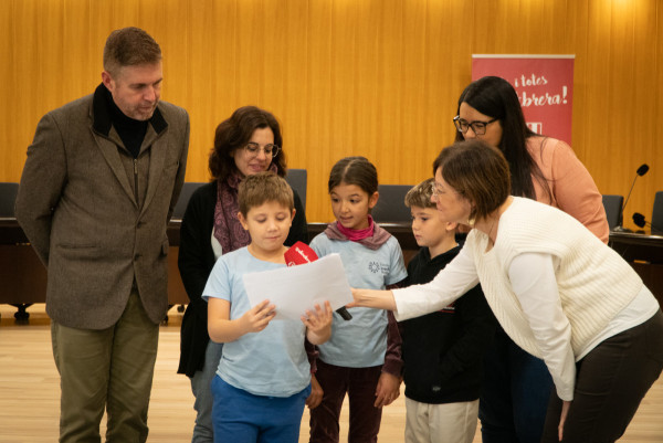 L'alumnat de tercer curs de l'Escola Josefina Ibáñez visita el consistori d'Abrera dins l'activitat 'El meu Ajuntament' d'aquest curs 2025-2026