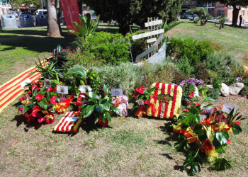 El dijous 11 de setembre de 2025 hem commemorat, un any més, la Diada Nacional de Catalunya amb la tradicional ofrena floral i una cantada d'havaneres. Ofrena floral 2025.