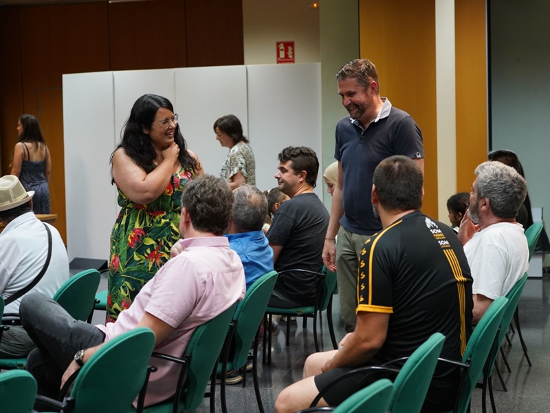 Més de 80 persones assisteixen a l’acte de cloenda dels cursos de català i la trobada de parelles lingüístiques del Voluntariat per la llengua, organitzada per l’Oficina de Català d’Abrera