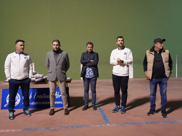 El Club Frontenis Abrera celebra l’Open Jamón Abrera 2023, amb 65 parelles de jugadors i jugadores