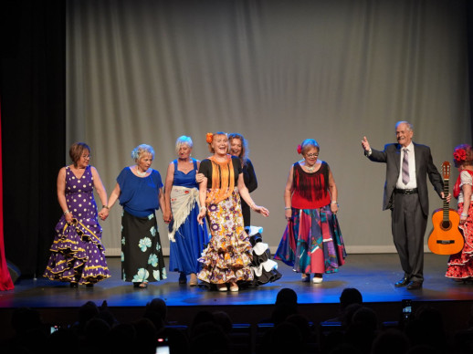 Gaudim de la representació de 'Mamma Mia' del Grup de Teatre del Casal de la Gent Gran a la Sala Municipal!