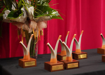 Gaudim de la cloenda del 27è Concurs de Teatre Amateur Vila d’Abrera, amb el lliurament de premis i l'actuació del Grup Escènic Illets d'Abrera, fora de concurs