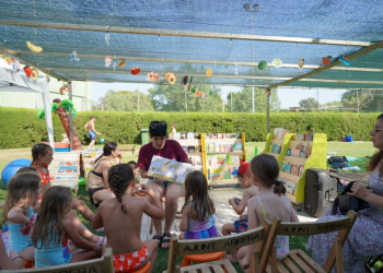 FESTA MAJOR 2025: Contes amb bombolles a la Bibliopiscina