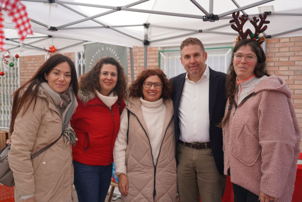Fira de Nadal de l'Associació de Botiguers i Serveis d’Abrera a la pl. de Rafael Casanova