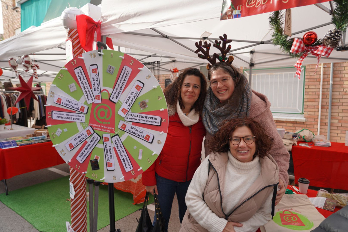 Fira de Nadal de l'Associació de Botiguers i Serveis d’Abrera a la pl. de Rafael Casanova