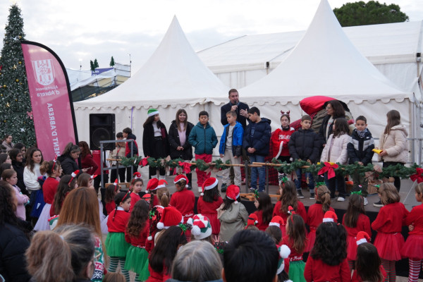 Divendres 19 de desembre vam inaugurar el Parc de Nadal d'enguany, que romandrà obert fins al dimecres 7 de gener inclòs, amb la Carpa Diverespai, el Tobogan Gegant i activitats per a tothom