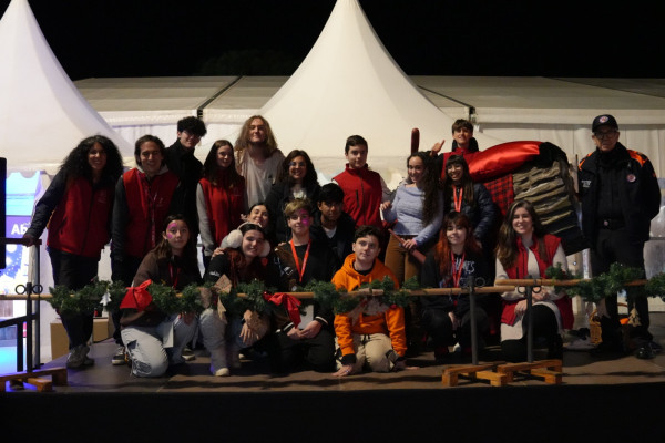 Divendres 19 de desembre vam inaugurar el Parc de Nadal d'enguany, que romandrà obert fins al dimecres 7 de gener inclòs, amb la Carpa Diverespai, el Tobogan Gegant i activitats per a tothom