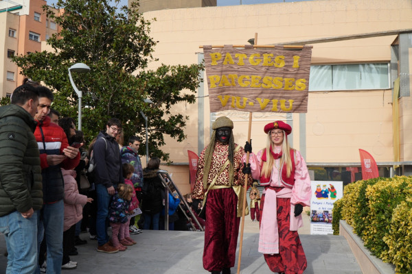 La il·lusió del Nadal es viu a Abrera: Arribada i recollida de cartes dels patges i patgesses Viu-Viu. Dissabte 3 de gener de 2026