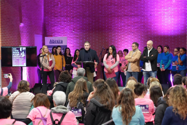 Abrera Municipi Feminista! Més de 300 persones han participat en la sisena Marxa Nocturna de la Dona a Abrera, amb el lema 'Juntes fem nostra la nit'