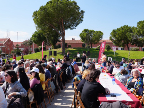 Gran èxit de participació en la 1a Calçotada Popular d’Abrera al Parc de Can Morral!