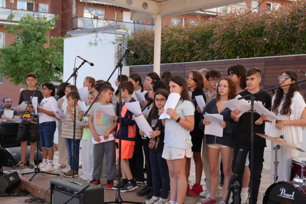 Els centres educatius abrerencs celebren la Diada de Sant Jordi - Escola Municipal de Música d'Abrera