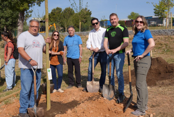 Arrela't a Abrera! Impulsem una jornada participativa de reforestació amb l'alumnat de l'Escola Francesc Platón i Sartí, l'empresa Sesé, Eulen i l'Associació Naturalista ANDA