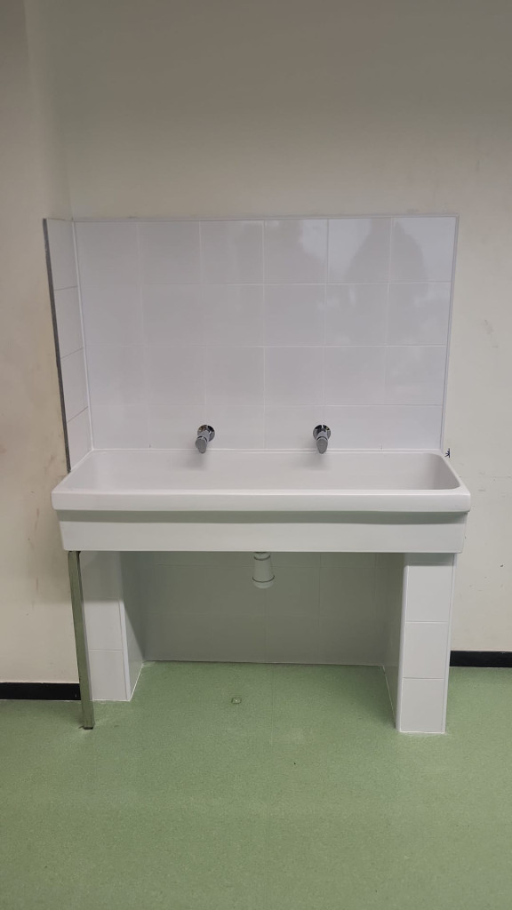 Continuem treballant en l'adequació de les instal·lacions dels centres educatius d'Abrera durant les vacances escolars i al llarg del curs - Escola Josefina Ibáñez