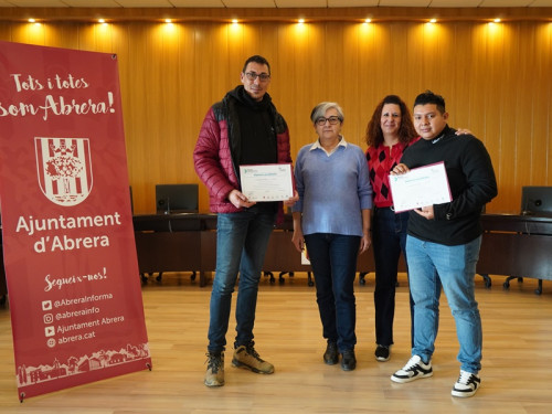 A Abrera apostem per la formació! Lliurem els diplomes acreditatius a l'alumnat de diversos cursos del Departament de Promoció Econòmica. Enhorabona a tothom! Curs d'utilització de codi de barres (PDA)