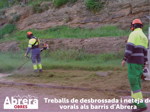 Tenim cura de la via pública del nostre municipi amb treballs de desbrossament d’herbes i neteja dels vorals en el barris d'Abrera