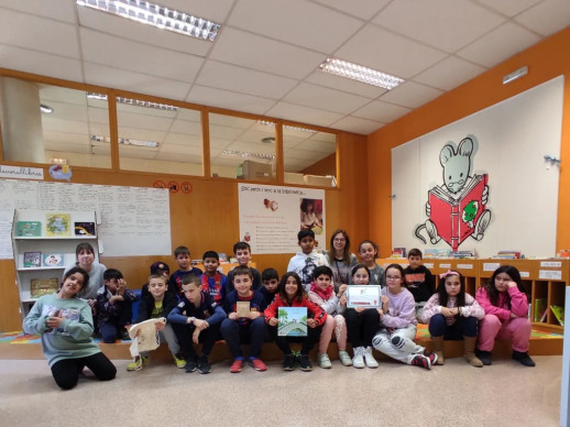Els i les escolars del nostre municipi continuen realitzant les seves visites a la Biblioteca Josep Roca i Bros, per conèixer l'equipament i els seus serveis