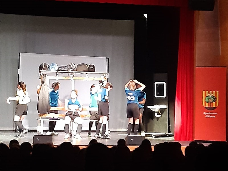 Gaudim de la 24a edició del Concurs de Teatre Amateur Vila d’Abrera! Segona representació, amb l'obra 'Play-off'.