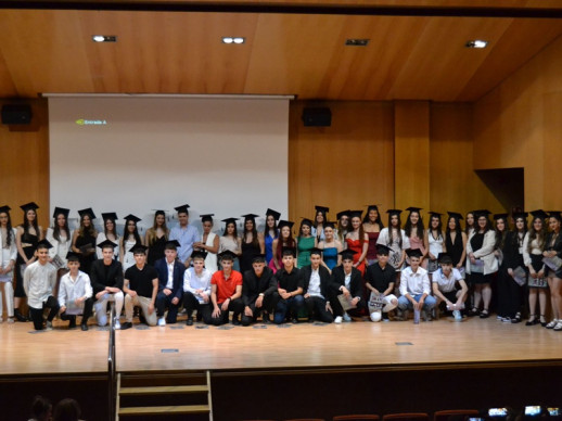 Felicitem els i les alumnes de segon curs de Batxillerat de l’Institut Voltrera, que s'han graduat enguany. Enhorabona!
