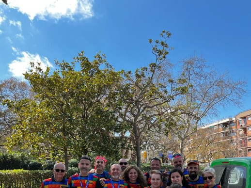 El Club d'Atletisme d'Abrera participa a la Marató de Barcelona donant suport al projecte "La Marató de Llerre"