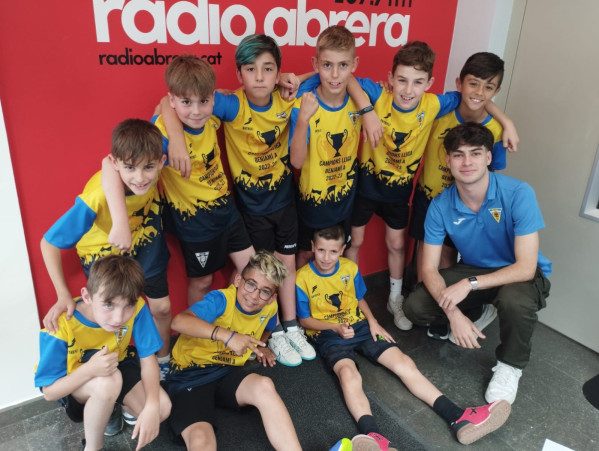 L'equip Benjamí del Club Esportiu Futsal Abrera s'ha proclamat campió de lliga