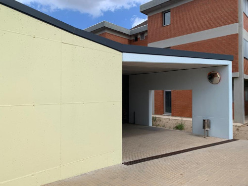 Durant l'estiu de 2023 hem treballat en la millora a les instal·lacions dels centres educatius - Escola Francesc Platón i Sartí