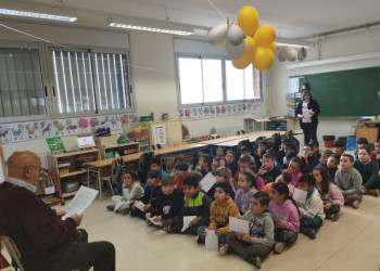 Continuem impulsant les iniciatives educatives intergeneracionals, entre l'Escola Francesc Platón i Sartí i el Casal de la Gent Gran