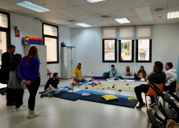 Assistim a la darrera sessió de l'espai d'acompanyament familiar 'La Llavor' a l'Hotel d'Entitats