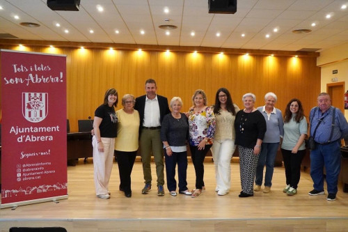 Signem un conveni de col·laboració amb l'Associació de Gent Gran d'Abrera per continuar treballant de forma conjunta en la promoció de l'envelliment actiu