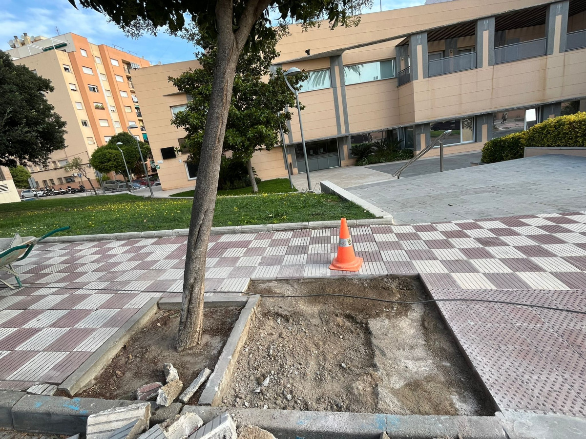 Reparació de voreres a l'Avinguda de Lluís Companys d'Abrera