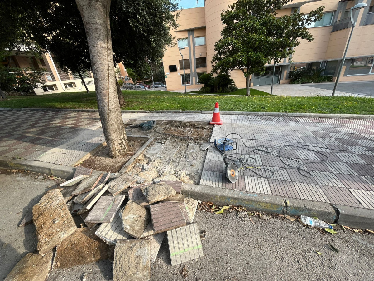 Reparació de voreres a l'Avinguda de Lluís Companys d'Abrera