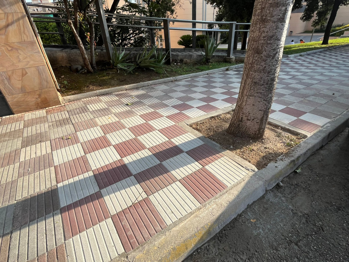 Reparació de voreres a l'Avinguda de Lluís Companys d'Abrera