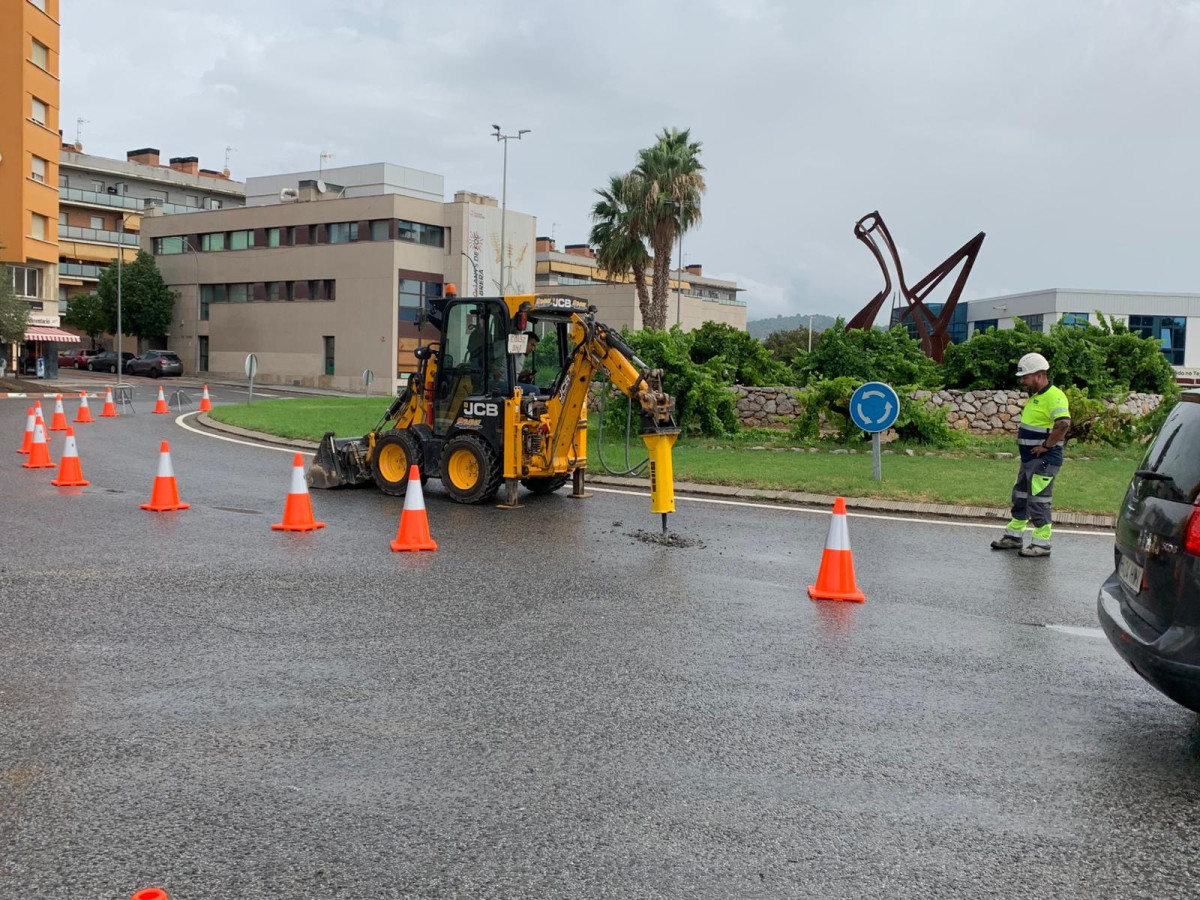 Aquest dimecres 27 d'agost estem actuant al barri del Rebato, amb uns treballs de reparació en la canonada general