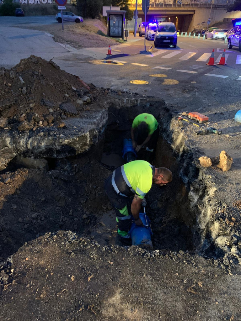 Restablert el subministrament d'aigua en tots els carrers del barri del Rebato d'Abrera