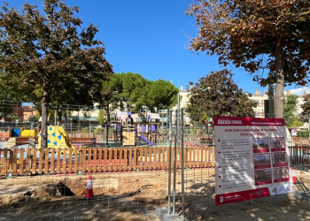 Instal·lem veles per a la creació d’una nova zona d’ombres al Parc de Can Morral d'Abrera