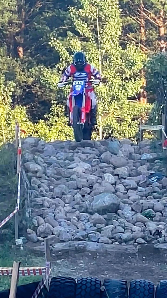 Felicitem l'abrerenca Adela Godino que ha dominat la Copa d'Europa de Mini Enduro 2025, disputada recentment a Alemanya