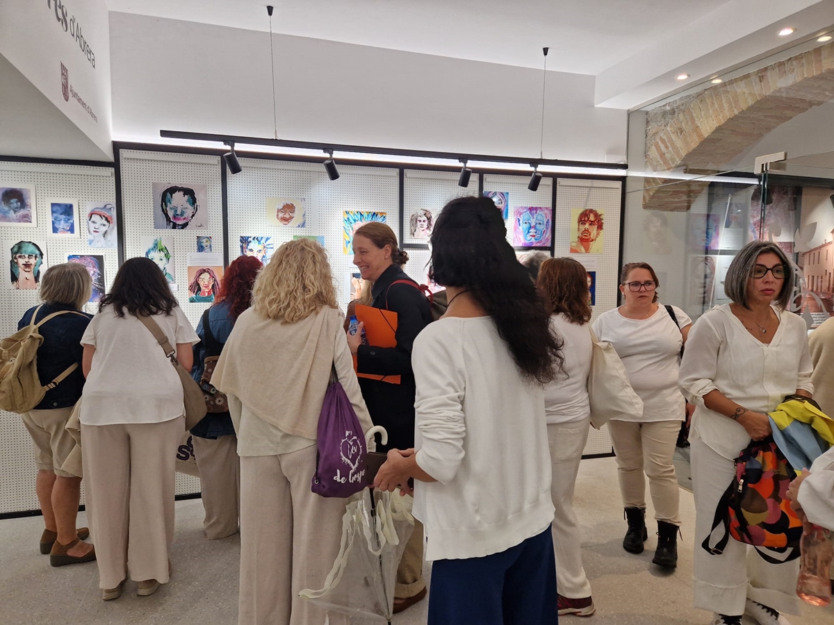 L'Espai Artístic Pere Torres d'Abrera acull l'exposició “Saber mirar” de la veïna abrerenca Nardi Ariño