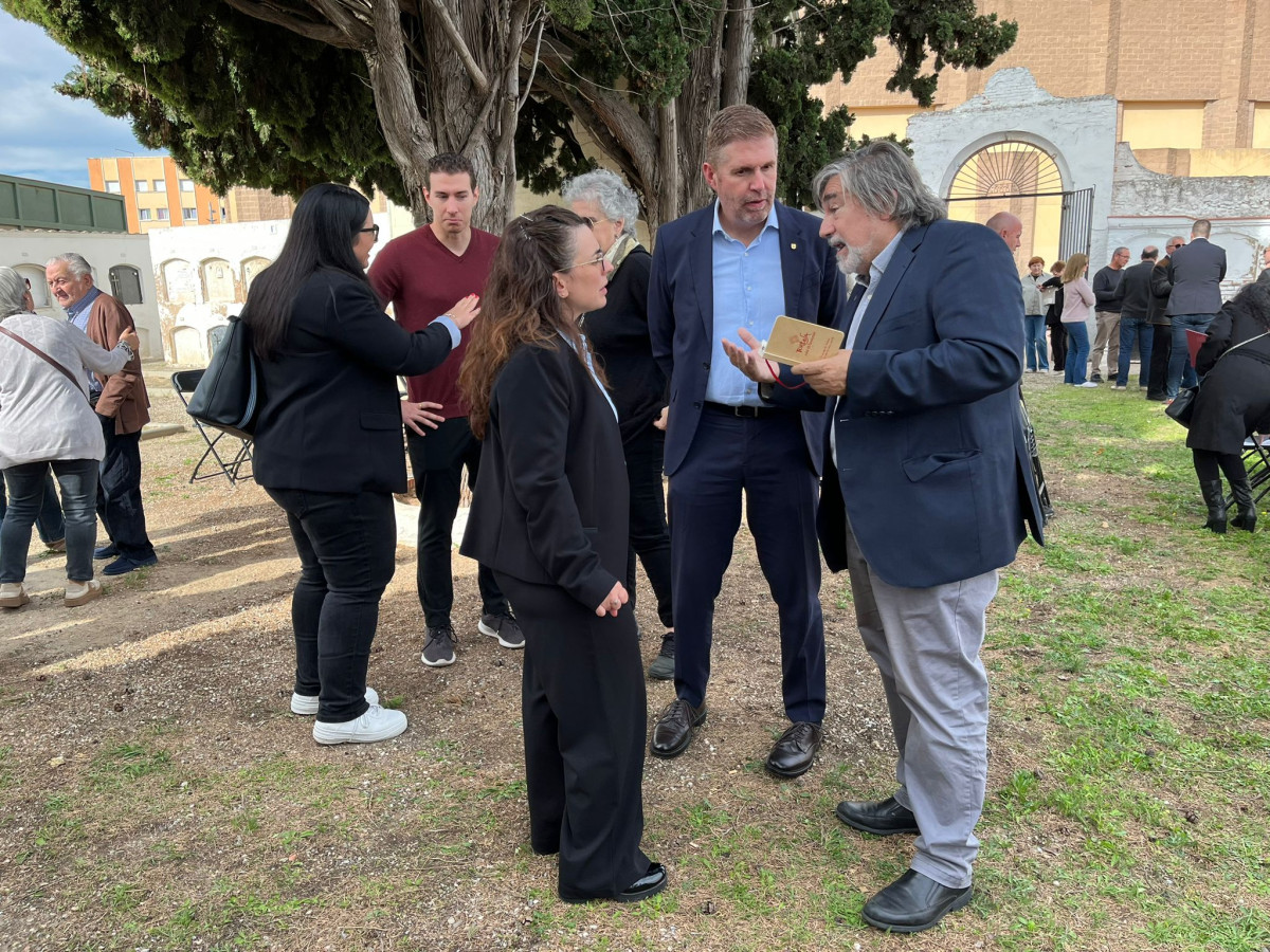 Un any més, el Cementiri Vell d'Abrera ha acollit l'homenatge a les persones afusellades l'any 1939