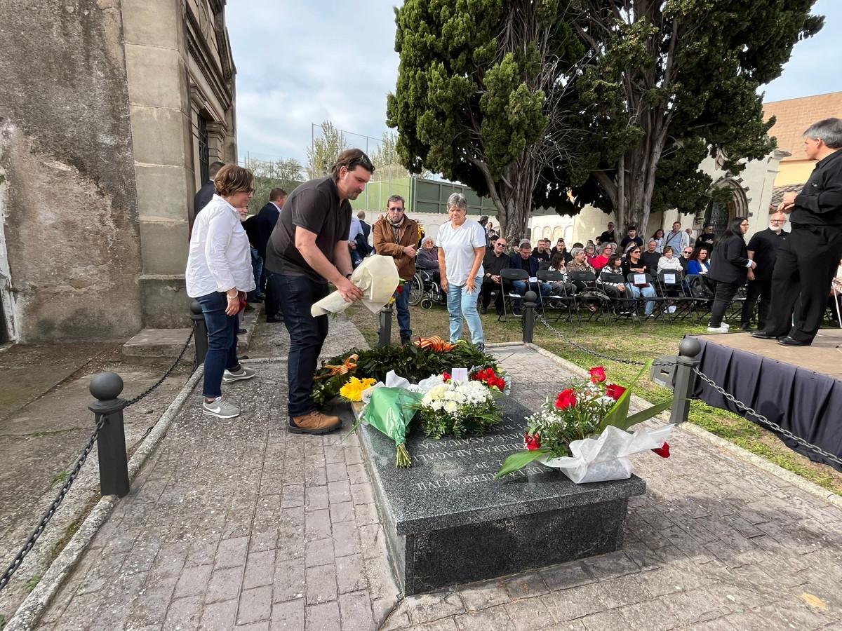 Un any més, el Cementiri Vell d'Abrera ha acollit l'homenatge a les persones afusellades l'any 1939