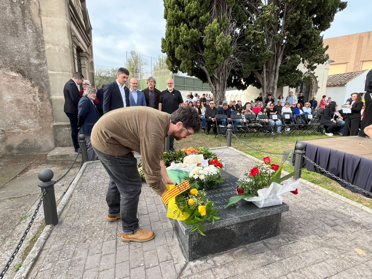 Un any més, el Cementiri Vell d'Abrera ha acollit l'homenatge a les persones afusellades l'any 1939