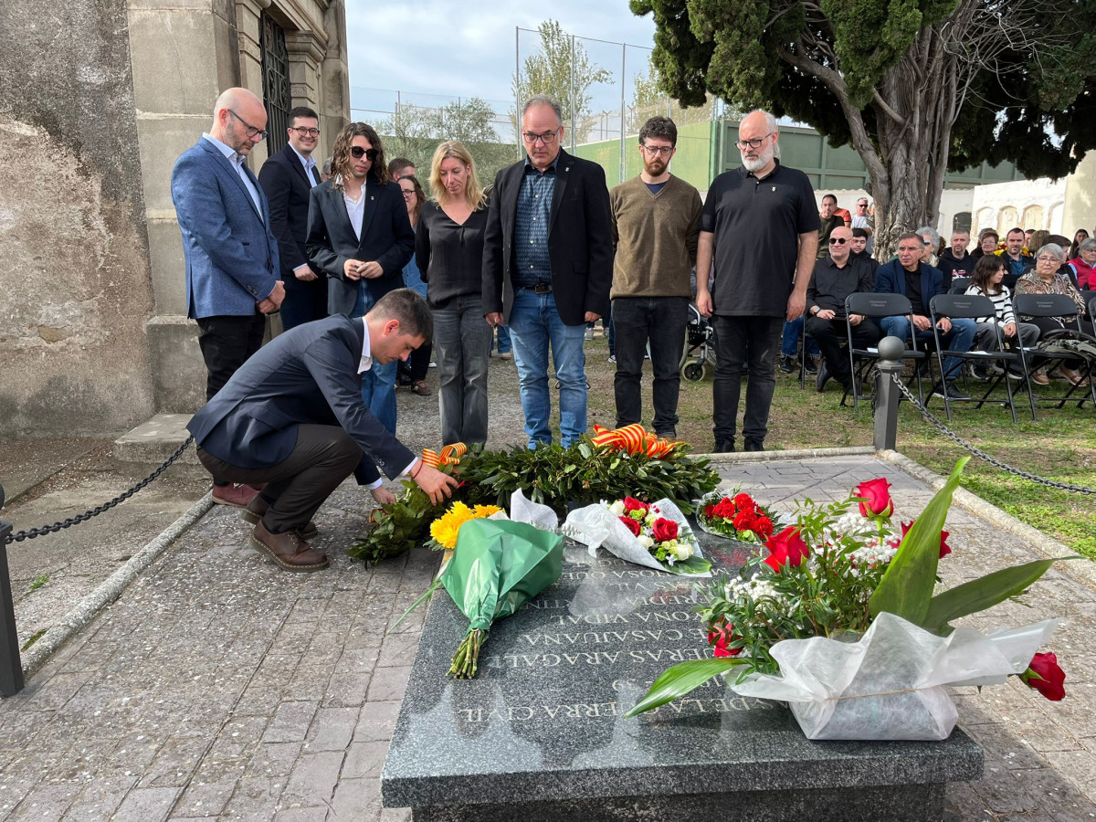Un any més, el Cementiri Vell d'Abrera ha acollit l'homenatge a les persones afusellades l'any 1939