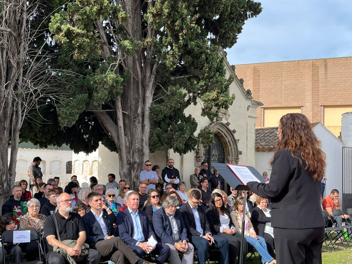 Un any més, el Cementiri Vell d'Abrera ha acollit l'homenatge a les persones afusellades l'any 1939