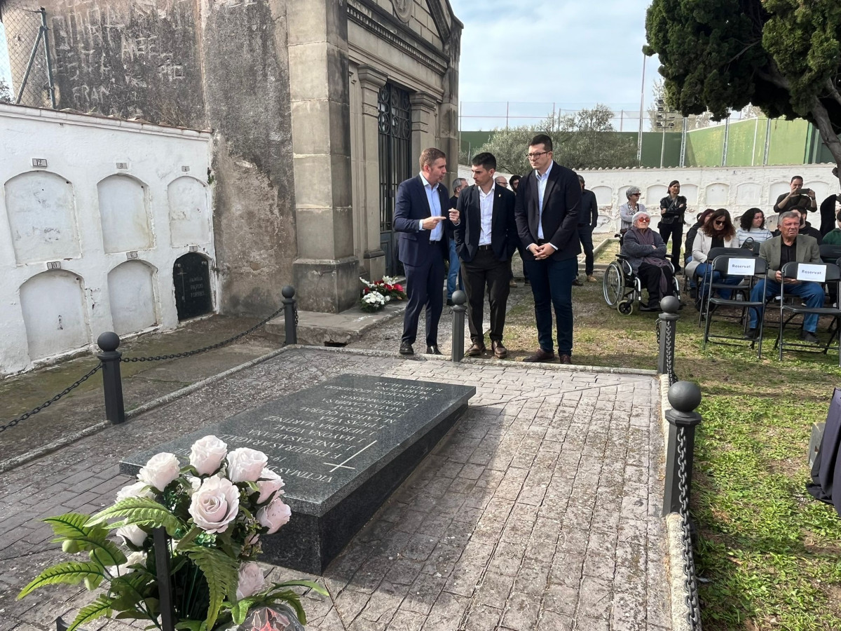 Un any més, el Cementiri Vell d'Abrera ha acollit l'homenatge a les persones afusellades l'any 1939