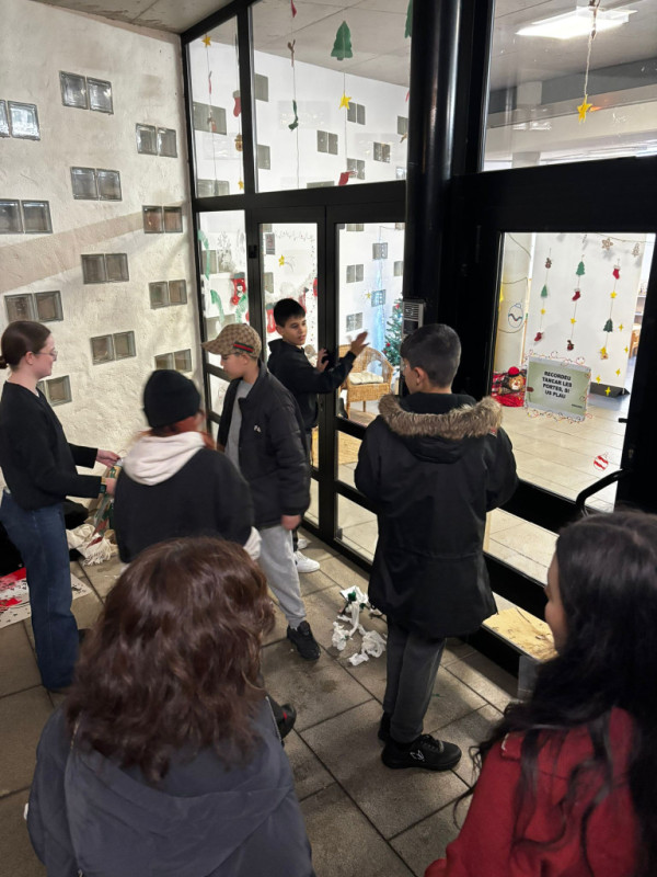 Agenda Jove de Nadal: taller de pinta-vidres nadalenc