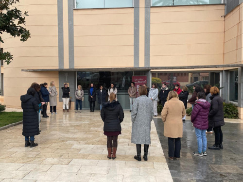 L'Ajuntament d'Abrera ha convocat un minut de silenci en senyal de dol per les víctimes de l'accident ferroviari a Gelida i dels aiguats a Catalunya