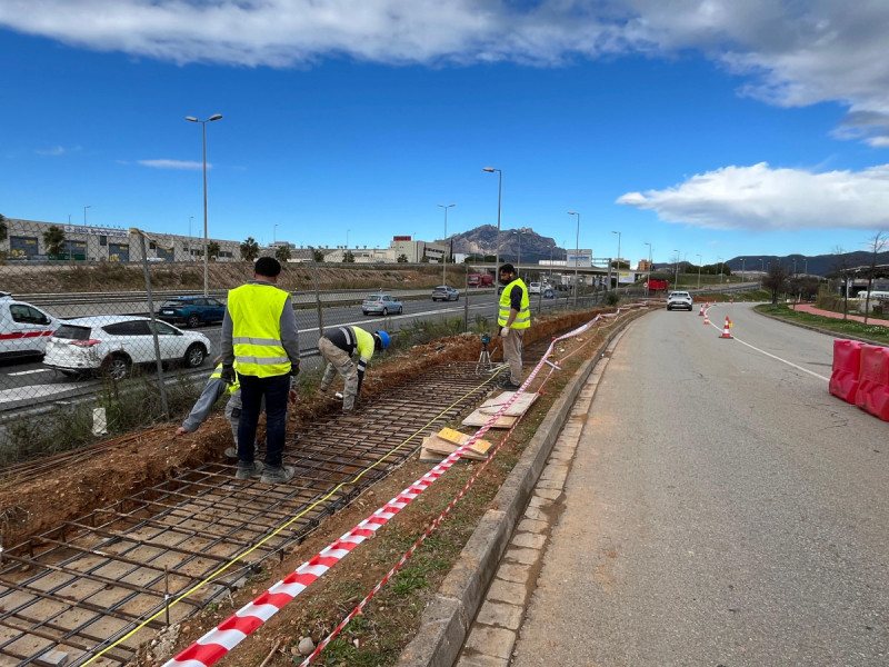 Tall temporal del carril de sortida del carrer de Manresa per obres de pantalles acústiques, del dilluns 26 al divendres 30 de gener
