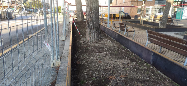 Avancen a bon ritme els treballs de reparació i millora dels jardins de la plaça de Rafael Casanova
