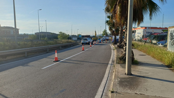 Tallat temporalment l'accés a l'autovia A-2 des del c. dels Sagraments, en sentit Martorell, per treballs de reparació d'urgència d'un esvoranc a la calçada
