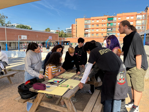 Visitem el Punt d'Informació i Dinamització en els Centres d'Educació Secundària (PIDCES) a l'Institut Voltrera d'Abrera