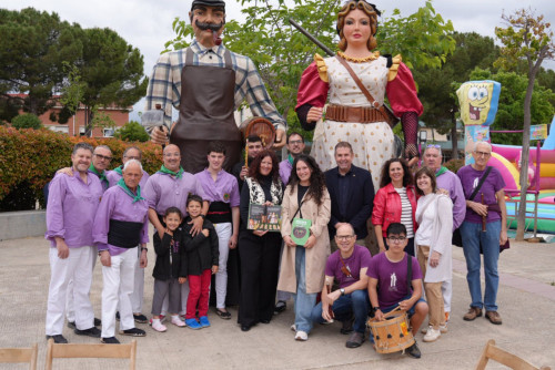 Les autores locals Vanessa Coca i Verònica Gallardo presenten el seu llibre infantil 'Abrera al Descobert' a la Biblioteca Josep Roca i Bros